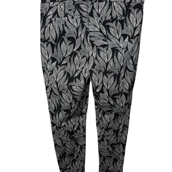 Chico’s 0.5 Black White Leaf Print Slim Ankle Pants Women’s 6 Stretch - Picture 2 of 8